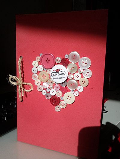 Manualidades de amor: tarjeta de corazón de botones